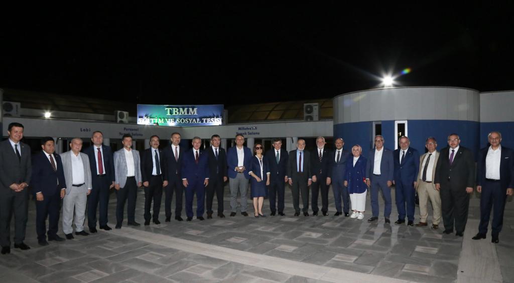 Ahmet_Davutoglu's tweet photo. Saadet Partisi Genel Başkanı Sn. Temel Karamollaoğlu ile birlikte milletvekili arkadaşlarımızla buluştuk. TBMM faaliyetlerimiz konusunda verimli bir sohbet gerçekleştirdik. https://t.co/LBHMmOjsfX