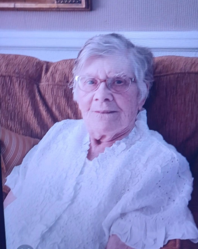 I’ve just found out my nan - who suffers from dementia - has gone missing from her home in the Anfield area of Liverpool. The family and police are out searching, but I’d appreciate it if my friends from Liverpool could put the feelers out. merseyside.police.uk/news/merseysid…