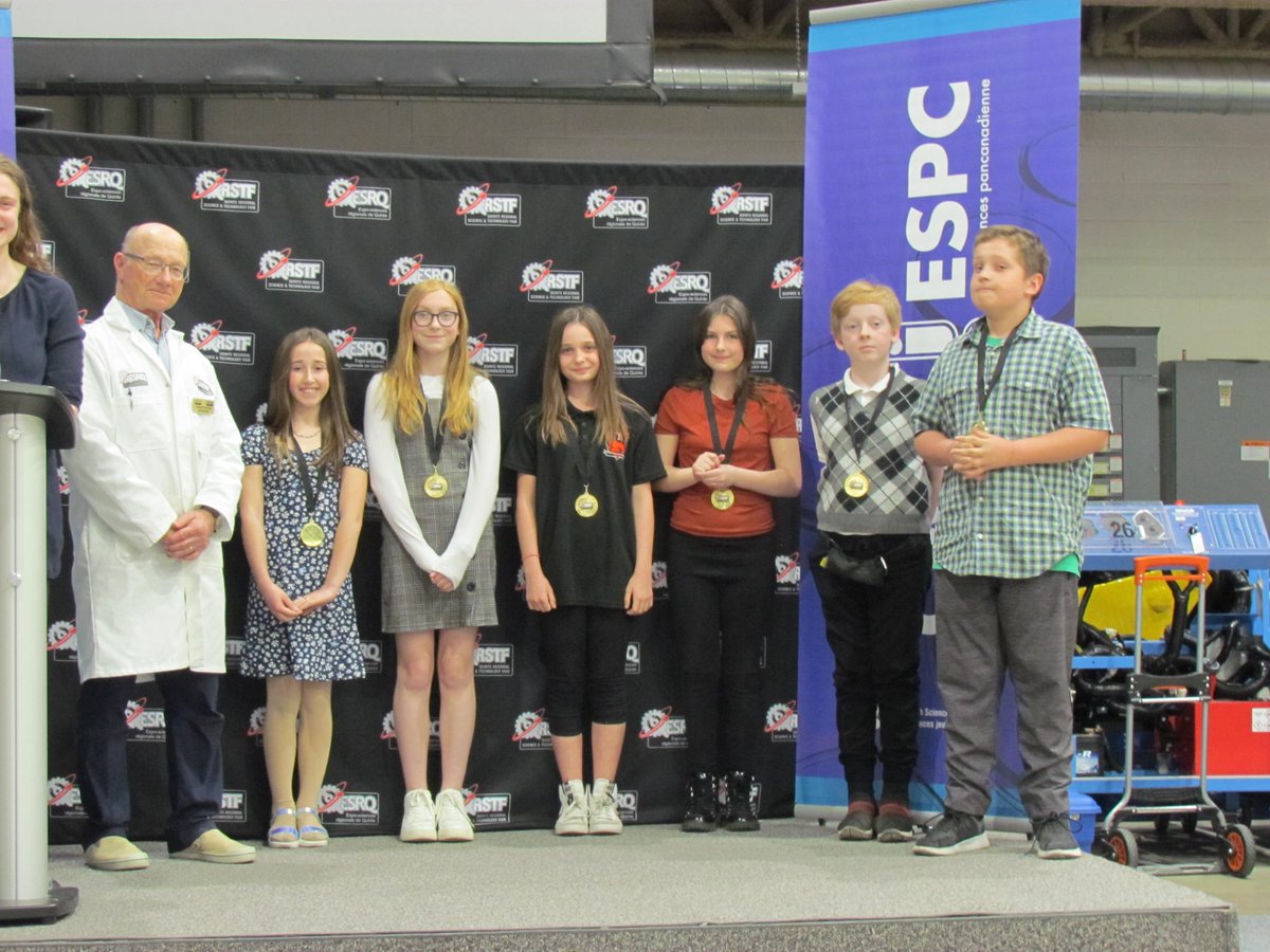 QRSTF's tweet photo. Science just got a whole lot cooler, thanks to our QRSTF genius squad at the science fair @qrstf #qrstf https://t.co/aEwVYsfWsl https://t.co/4oRCV9mL26