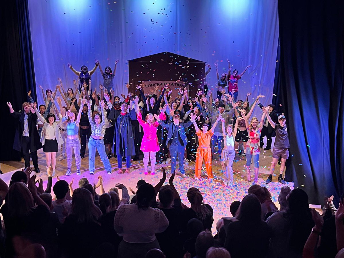 Miss Berry 🎶 tweet media