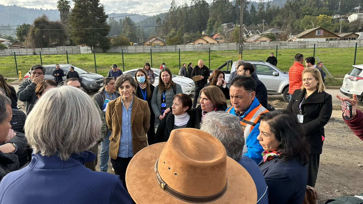 TVCONTIVISION's tweet image. La Ministra del @ministeriosalud llega a #Licantén para formalizar la recepción de un terreno de @Arauco_cl para la instalación de un #HospitalModular.