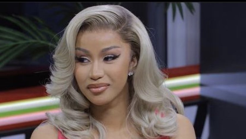 _inspirationemp's tweet image. I did a crochet portrait of @iamcardib 
Please retweet till she sees this 🥺

I spent 80 hours,5 minutes and 42seconds making this portrait 

Size: 166 X 180