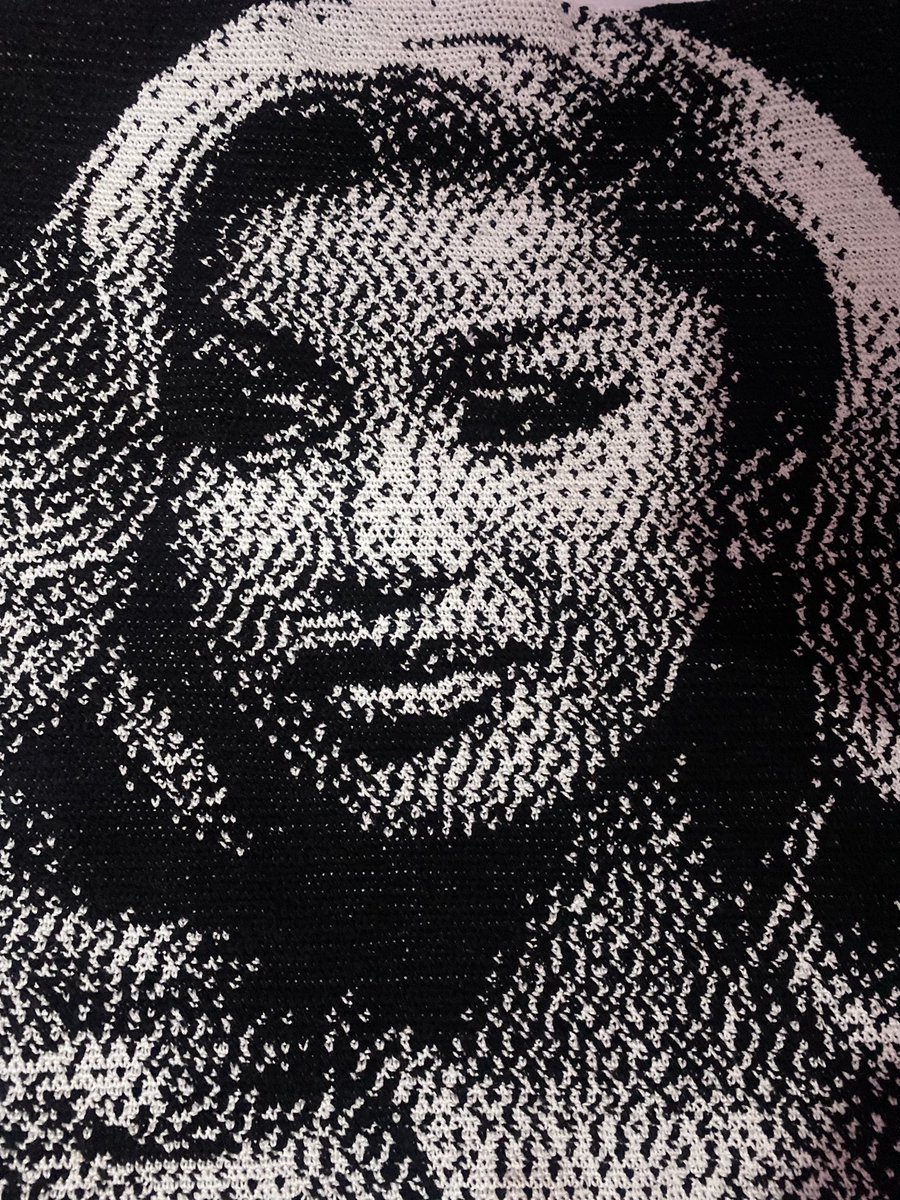 _inspirationemp's tweet image. I did a crochet portrait of @iamcardib 
Please retweet till she sees this 🥺

I spent 80 hours,5 minutes and 42seconds making this portrait 

Size: 166 X 180