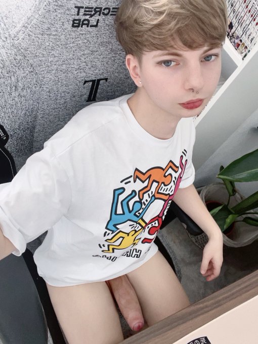 i need my dick sucked https://t.co/KPc9xxuFY0