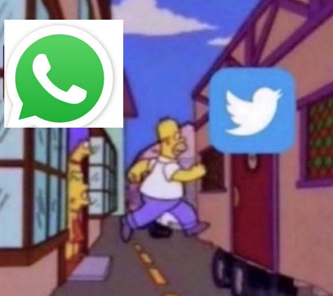 ProAndroid's tweet photo. **yo entrando a Twitter para ver si Whatsapp se ha caído o si es mi teléfono** https://t.co/YE81YL1zkT