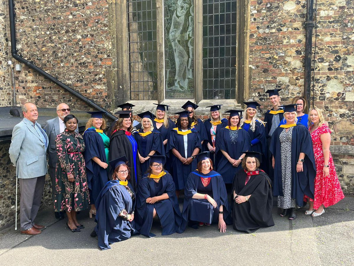 Lara Fry tweet media