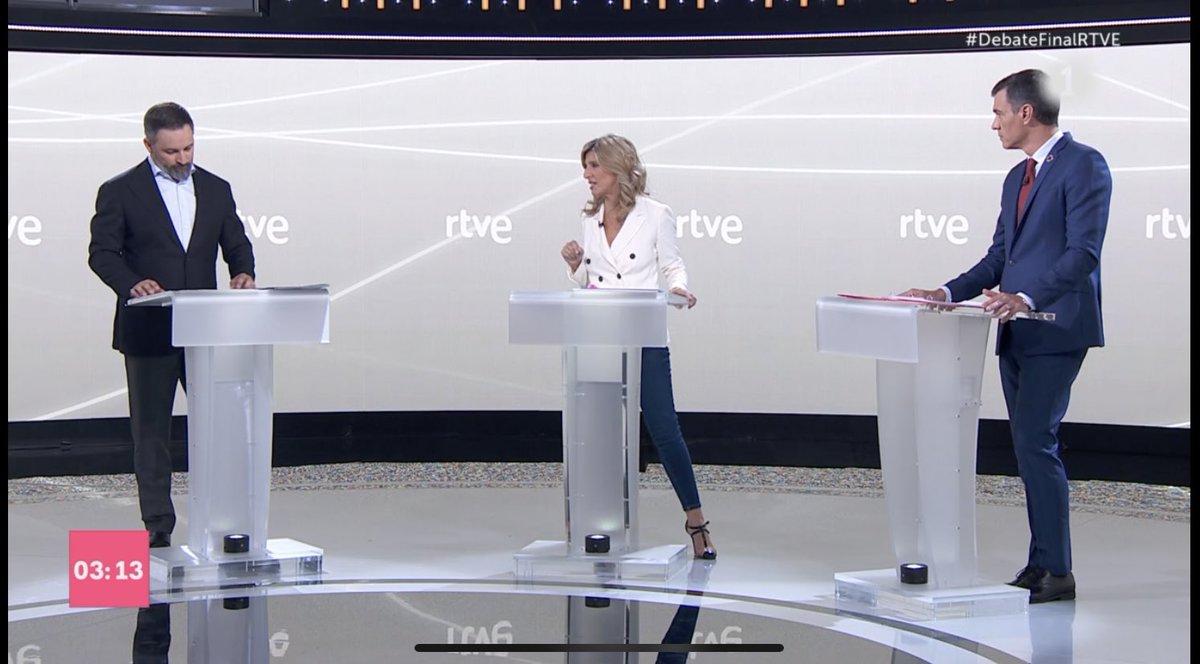 - Yolanda Díaz: “Señor Abascal, ¿sabe cuántos agricultores tenemos en nuestro país?”
- Santiago Abascal: “Dígamelo usted”

Dígamelo usted = ni putísima idea
#DebateFinalRTVE