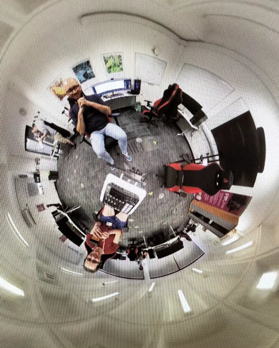 cullen_lynsey's tweet photo. Thank you to the Creative Lab @UoYLibrary @UniOfYork for our 360 film session! 🎥

New project in the works with @lewkdavies @polaricreative!
😃🌈❤️

#shortfilm #FilmTwitter
#Filmmaker #360 #360film #writerslife #WritingCommunity #writersoftwitter #RnD https://t.co/SMSN08UNgh