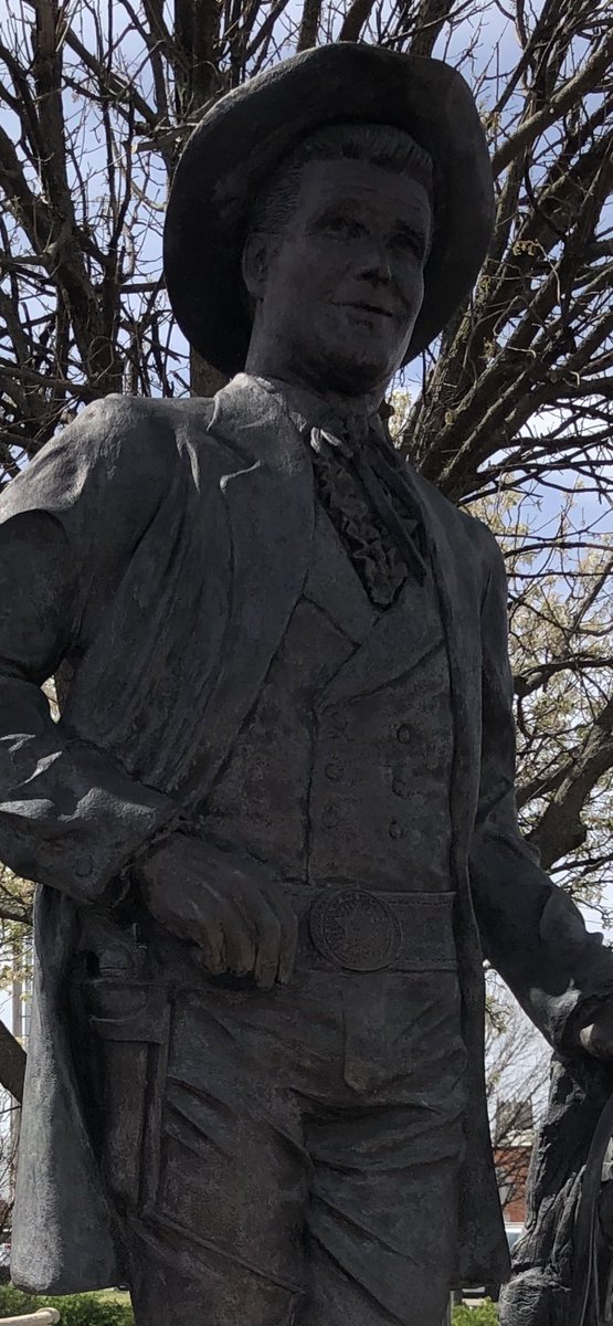 patrick_mclaren's tweet photo. @NFLMAVERICK Always a big fan of Mr. Garner π here are a few shots of the statue of James in downtown Norman, Oklahoma. #RIPJamesGarner #RaiderNation https://t.co/6HPA3npNts