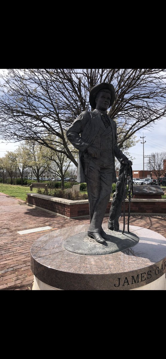 patrick_mclaren's tweet photo. @NFLMAVERICK Always a big fan of Mr. Garner π here are a few shots of the statue of James in downtown Norman, Oklahoma. #RIPJamesGarner #RaiderNation https://t.co/6HPA3npNts