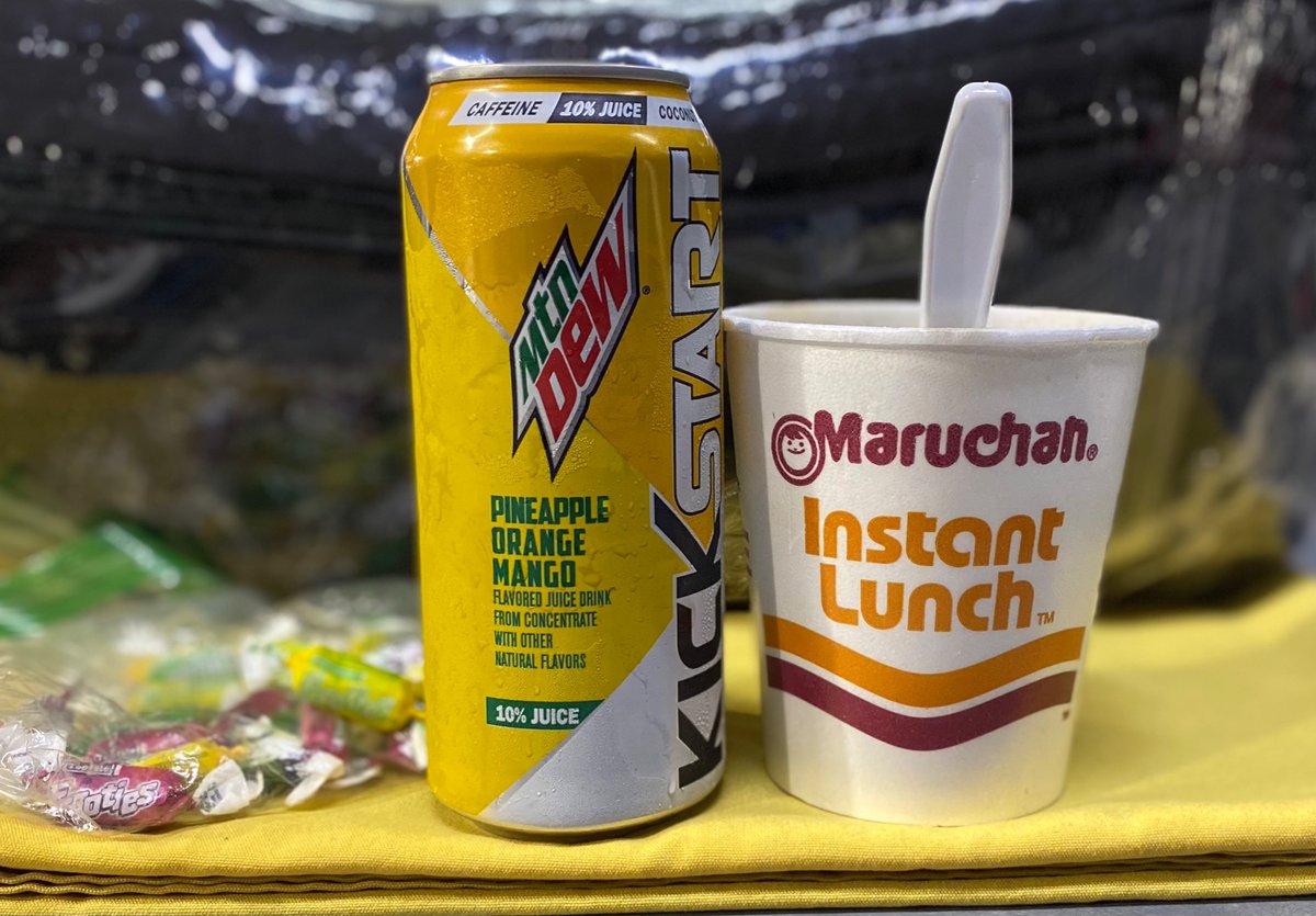 unlimited_goat's tweet photo. #GodIsGood #JesusIsLord #mountains #mountaindew #Kickstarter #maruchan #Lunchtime #recipes #PhotographyIsArt @Maruchan_Inc @MountainDew @TootsieRoll #frooties #classic @LAYS well the meal was almost complete and then i saw your post!!! https://t.co/2eKTNZ7pVC