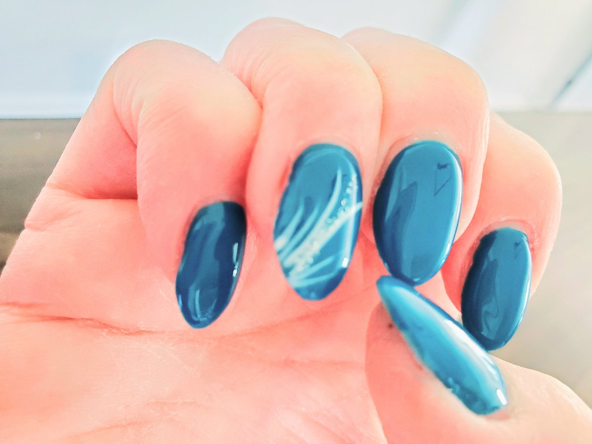 frenchlady331's tweet photo. Just got my nails done sexy blue and a cool design!
Do you like or love it?... https://t.co/332NFYdHk2