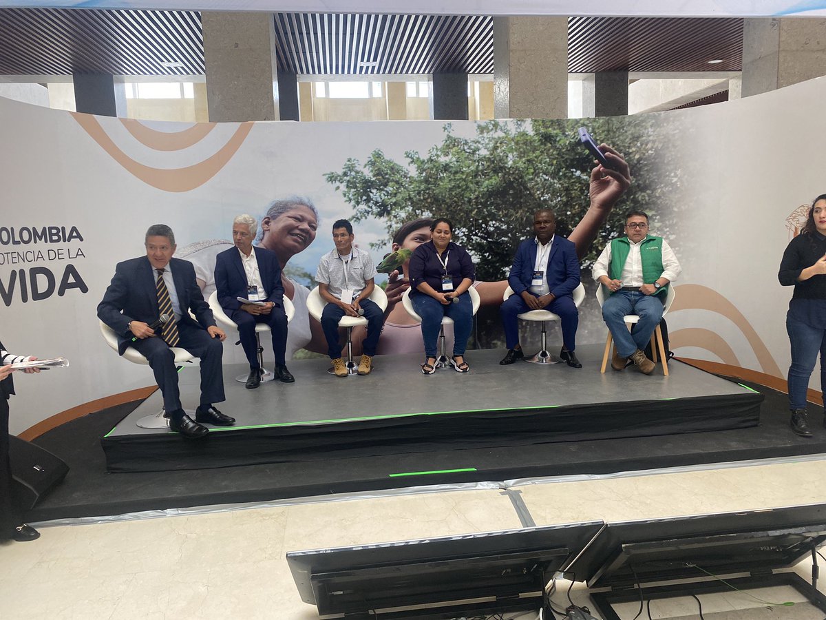 Colnodo's tweet photo. @Colnodo participa en el conservatorio de casos de éxito de #RedesComunitarias Juntos, estamos fortaleciendo las comunidades, conectando a personas y promoviendo el acceso.🌐 #Colnodo en el encuentro de #ComunidadesdeConectividad organizado por @Ministerio_TIC https://t.co/RVaBfN8S8I