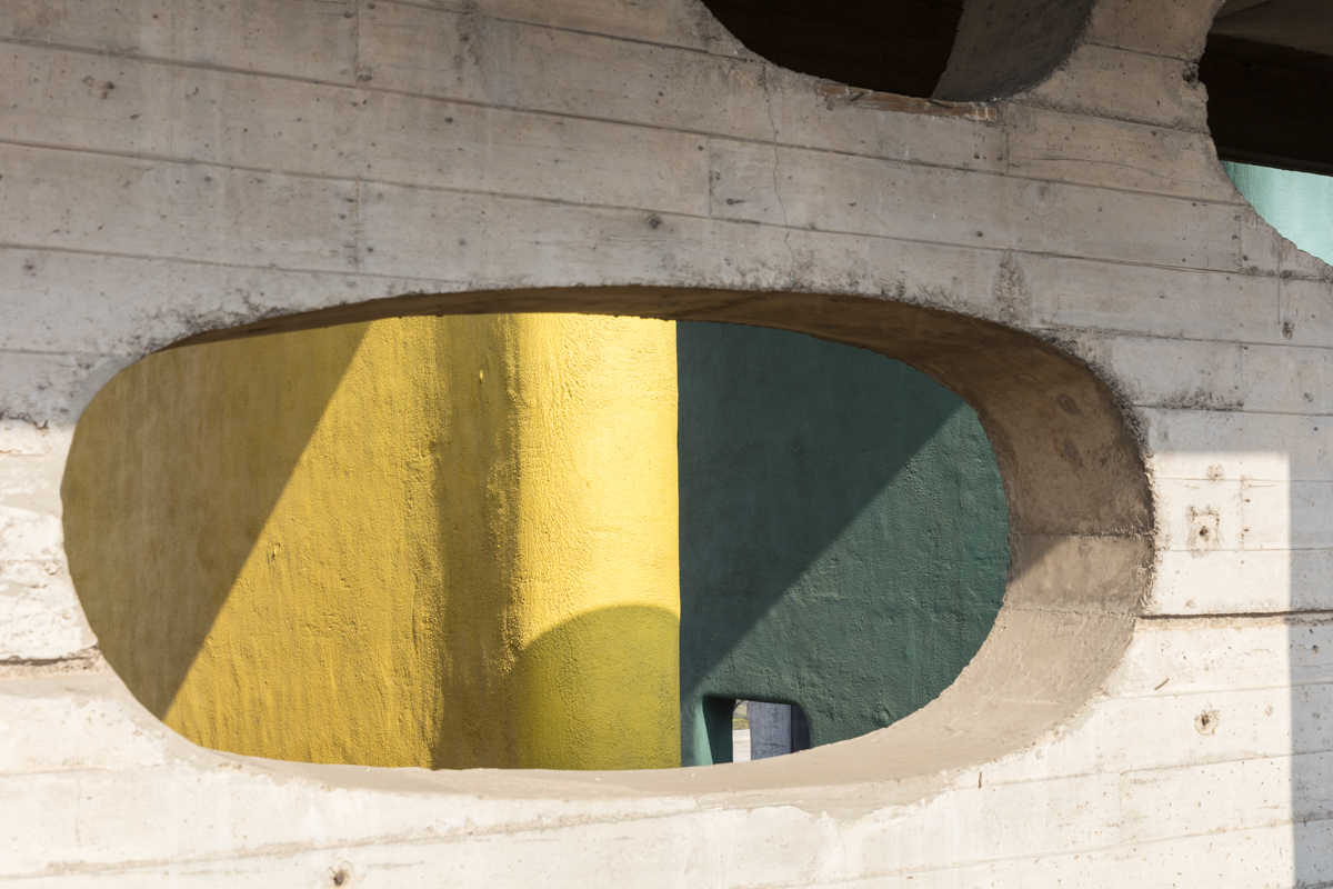 Discover #LeCorbusier's color theory and how he embraced #polychromy in #architecture, adding vibrancy and emotion to modern #design. archdaily.com/1003880/le-cor…