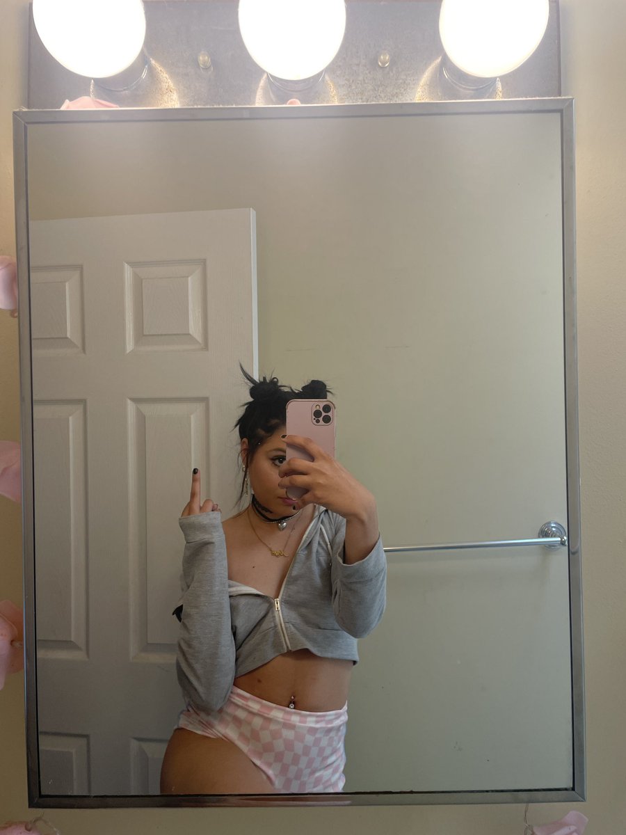 RileyxFoxie's tweet photo. Your wallet is fucked. Tonight is going to be a good night. 

Findom Brat Goddess Worship Princess Drain Paypigs https://t.co/NwTII9HUol