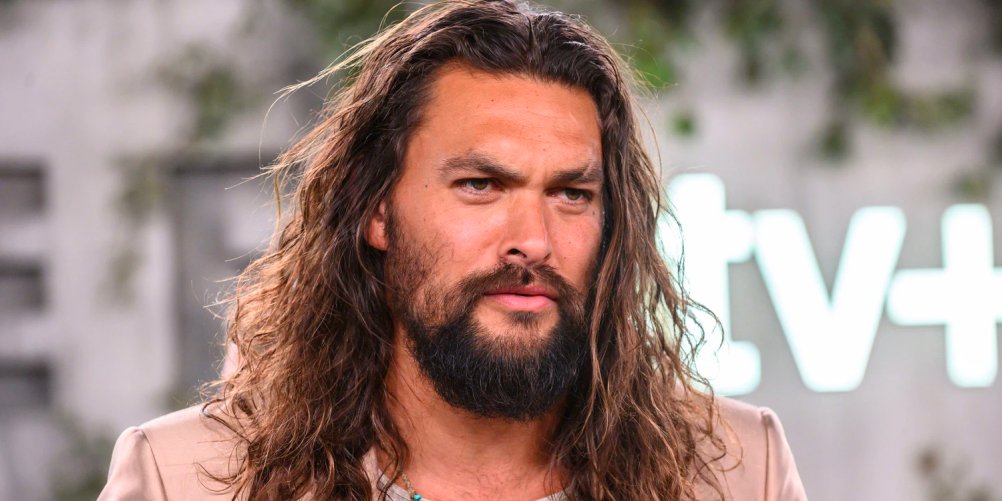 ThaPostOnline's tweet photo. Just read about Aquaman sequel's reshoots. Did they give poor Jason Momoa a water break on set? 😄  #AquamanReshoots https://t.co/DpAL5UgCsA https://t.co/RLXifdBK0Y