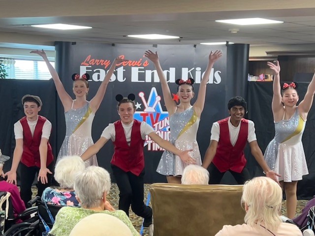 ConcordiaLM's tweet photo. #ConcordiaOfMonroeville residents enjoyed a wonderful performance from the East End Kids! Some residents recognized some of the tracks featured in the show, called “TV Tunes Through Time.” Learn more, visit https://t.co/Kli1KBPHFR. #ClassicTV #TVMemories https://t.co/TL4AOLeKNO