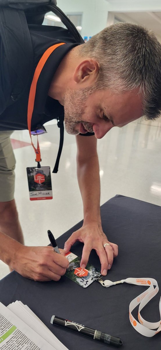 ShaneRPeek's tweet image. Thank you, @JakeMillerTech!

#UTCtradition #2023UTC