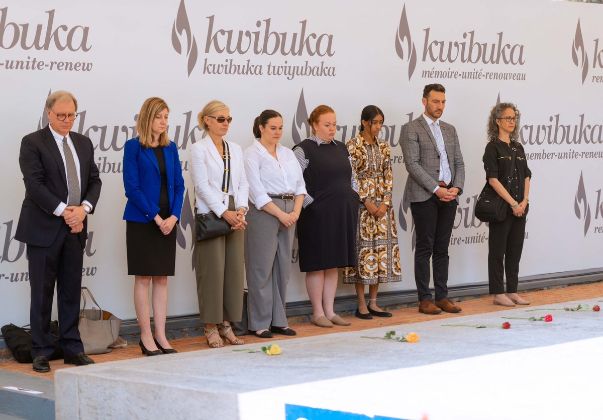 The Canadian delegation of officials led by @HarjitSajjan, @MarciIen, @KayabagaArielle and @Leah_Taylor_Roy, laid wreaths at the burial place in honour of victims of the Genocide against the Tutsi.