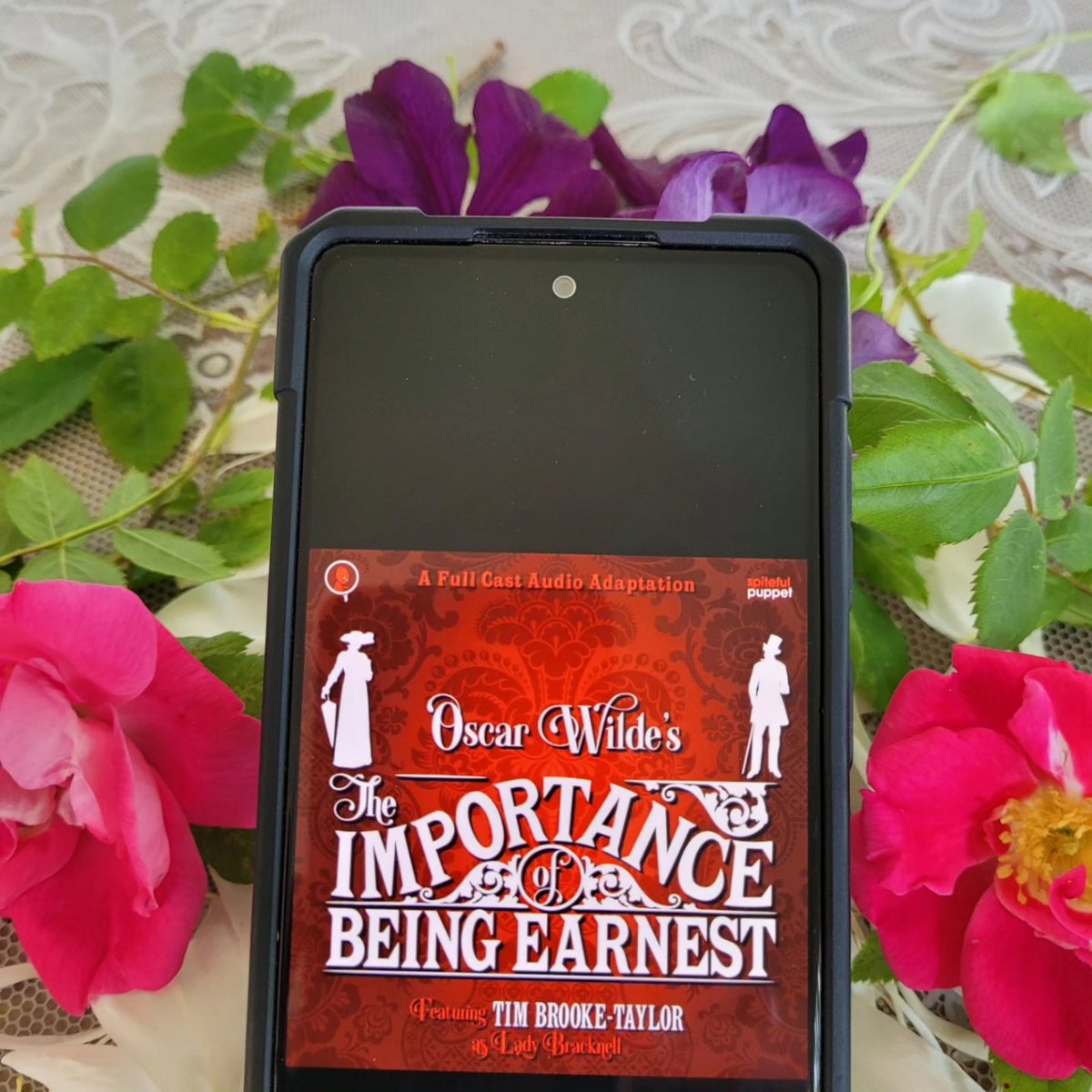LaurasReviews1's tweet photo. Do you read Plays? It was fun to listen to a full cast #audiobook production of #theimportanceofbeingearnest by #Oscarwilde . This is a witty Victorian romantic comedy #classicplay #ccbookreviews #Victorian #comedy https://t.co/NKuclKs0pk