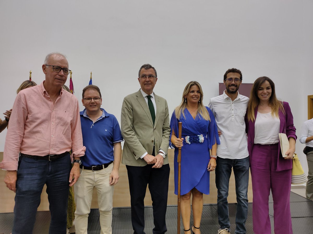 Desde el carnaval de Cabezo de Torres le damos la enhorabuena a María Pilar Vivancos por su nombramiento como alcaldesa de la junta municipal de Cabezo de Torres!! <a href="/Rebepl/">Rebeca Pérez</a> <a href="/Ballesta_Murcia/">José Ballesta</a>