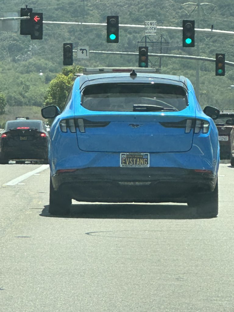 lul_wut_Jr tweet media