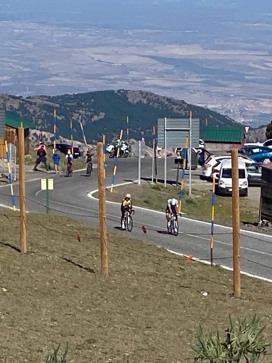 Sierra Nevada Límite,  subida al Veleta 15 de julio. Nunca rodarás solo.