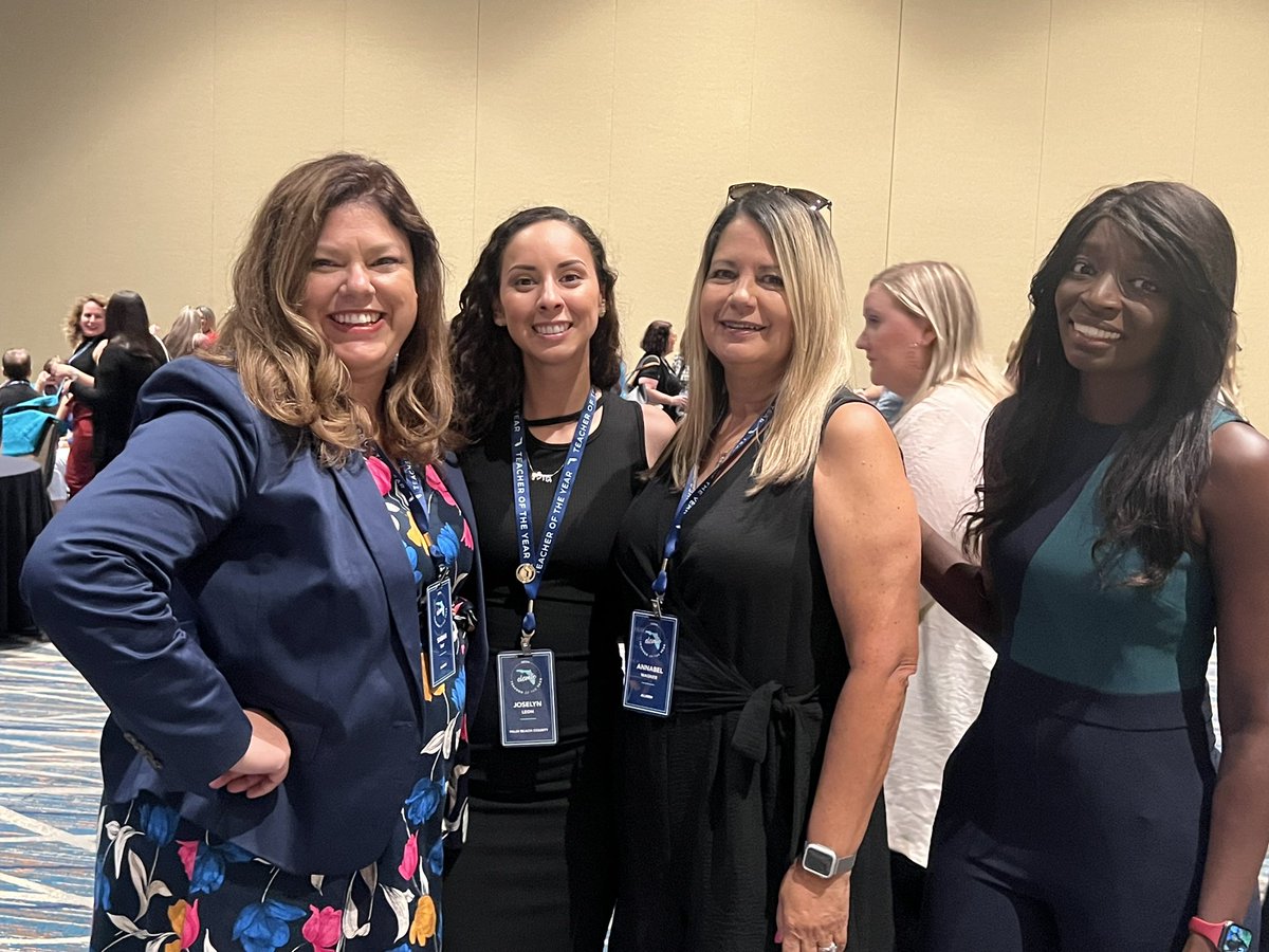 Dr_WhiteEdu's tweet photo. Representing the amazing @pbcsd team  @SSRay0625  @Annabellaw65 @GladesRegion @pbcsd @EducationFdnPBC @DSOA_Official @DiamondViewEle @GES_bulldogs @southPbcsd @Area4SuptPBCSD #FL74STRONG #FLORIDATEACHERLEAD #FLTOY2024 https://t.co/0vBuXwl5KC