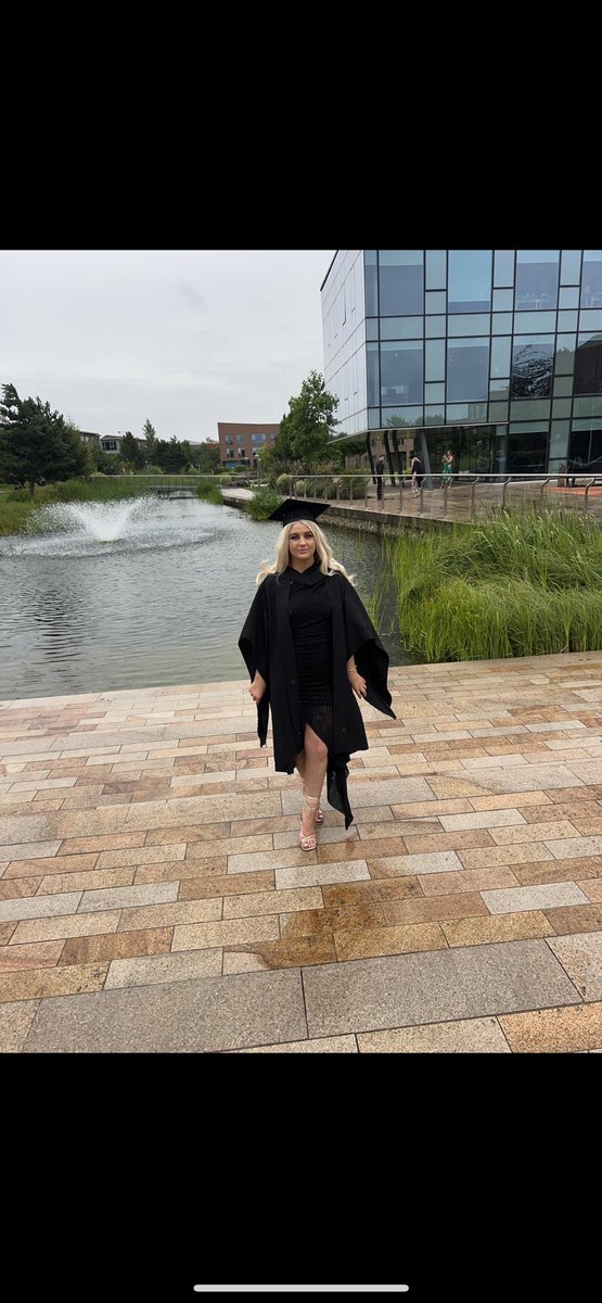 _zoet_'s tweet photo. Bachelor of science with honours in children’s nursing, best thing I ever did👩🏼‍🎓🖤 https://t.co/Lz7gXJiLyl