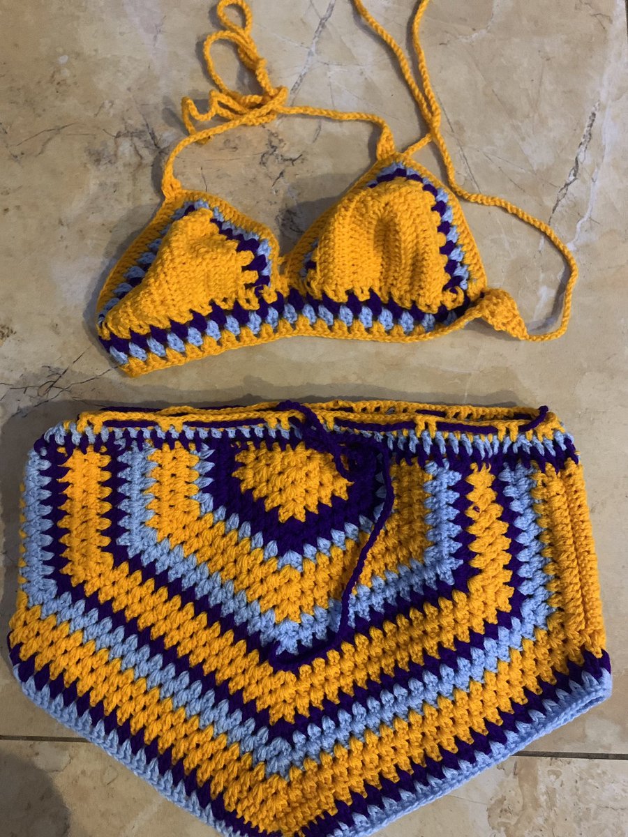 Christyhann29's tweet photo. Elle s’appelle SODETOU c’est une Handicapable☺️☺️

Allez la soutenir au musée national dès demain 16h
Elle fait de très belle chose à la main 😍👌🏼👌🏼

👇🏼👇🏼Admirez son travail 

Retweet pour lui donner de la force https://t.co/84tpOtVxhm