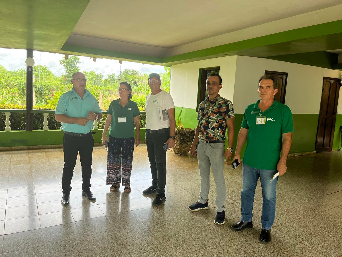 CatucaLa's tweet photo. Se reúne el Consejo de Dirección de la UEB Catuca  con los compañeros controladores del proceso de la Dignificación en su etapa XXII. #EasMinag, #CubaViveYTrabaja, https://t.co/EkvQvG01jx