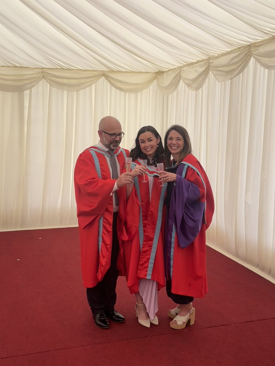 A few photos from my doctorate graduation this month  <a href="/QUBMedEd/">QUB Centre for Medical Education</a> Such a great day celebrating with family and friends🥳 Thank you to my supervisors <a href="/DrGerryG/">Gerry Gormley</a> <a href="/DrHelenReid/">Helen Reid</a> and all the great people I met along the way. I learned lots from you all! Here’s to the next chapter 😎🙌