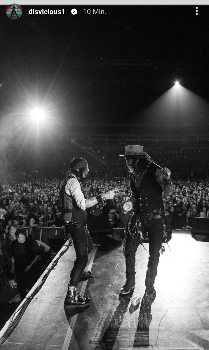 Some pictures from @DisVicious1 IG Story a few minutes ago. Thank you Tommy. @hollywoodvamps #HollywoodVampiresTour2023