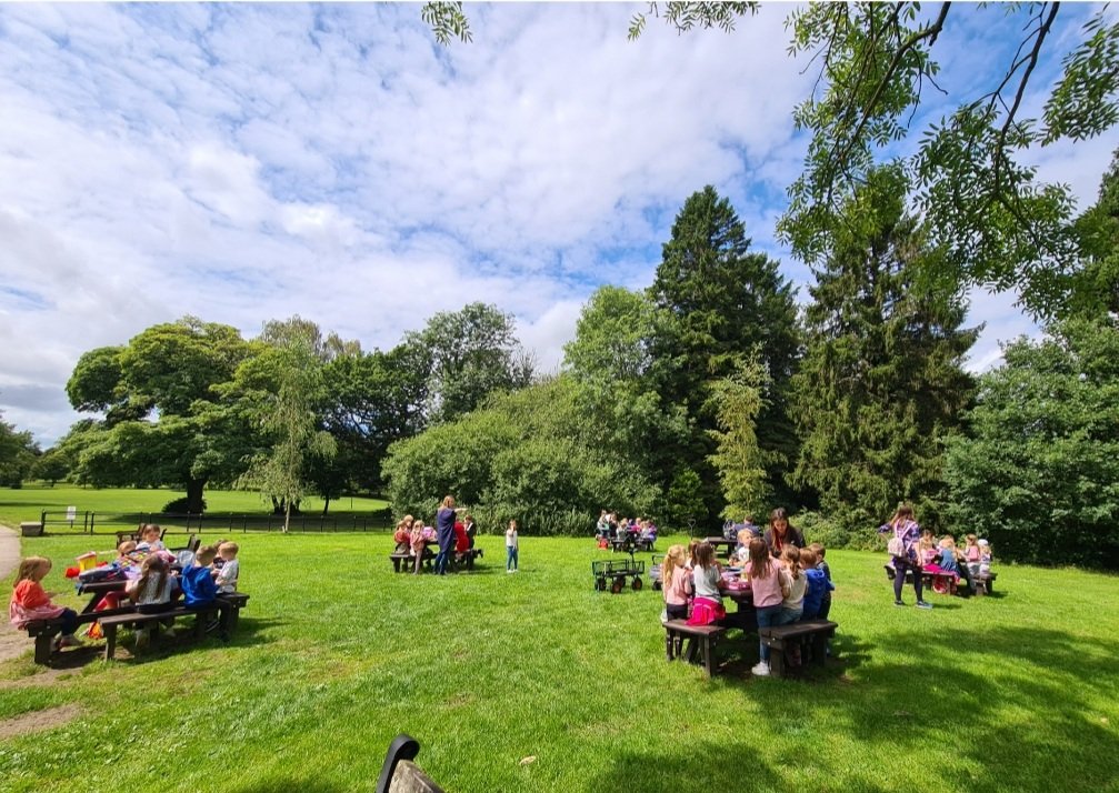 AbbeyPrim's tweet photo. What a fabulous day we had at the Gnoll. The sun came out for us and we really enjoyed minibeast hunting and exploring the park. @GnollPark #LoveWhereYouLive #ReceptionSP https://t.co/nNzgX8kvj4