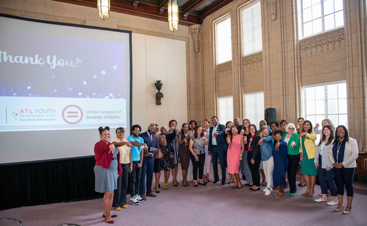 CityofAtlanta's tweet photo. Our $1M Youth Development Grant Program supports local organizations that serve young Atlantans. Mayor @andreforatlanta joined @ULGAtl this week to celebrate grant recipients and their work to uplift young people.
Learn more: https://t.co/mOUcV3p5TG
#ATLYearOfTheYouth https://t.co/CiNyyhLmOu