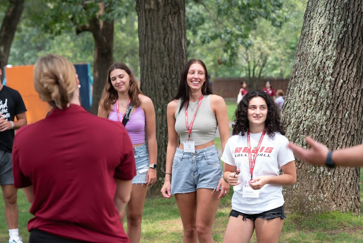 RegisCollege_MA's tweet photo. New Student Orientation โ
The Class of 2027 is officially #ReadyToRoar
#Regis2027 #ROARientation https://t.co/XRovrZwuVA