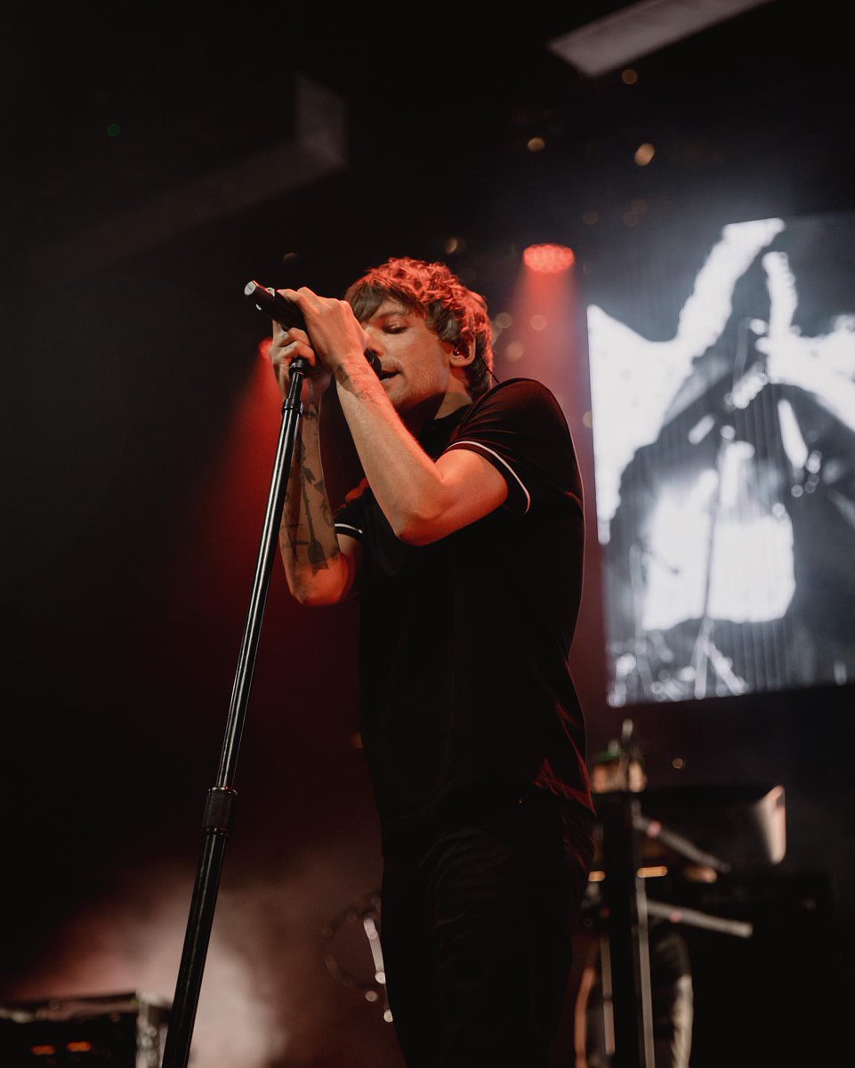 HLDTour's tweet photo. Louis Tomlinson, live from Ascend Amphitheater.
#FaithInTheFutureNashville 
7.18.23

📸: @daphlens https://t.co/rwH60bc04f