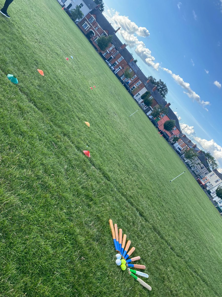 communityone1's tweet photo. Great Game of rounders tonight. 

Its Womens Only Rounders every wednesday at 7pm on the Peartree Juniors Field. 🥰 

I look forward to seeing you all next week. https://t.co/eVSovnVEbZ
