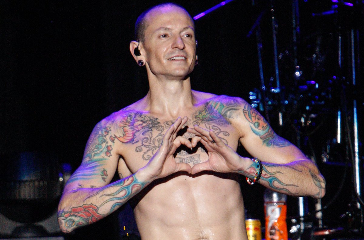 Chester..💔6 years... still missing you 😭

'Who cares if one more light goes out?
Well I do'

#LinkinPark #MakeChesterProud #FuckDepression #ChesterBennington