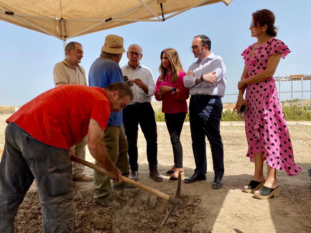 ayalamendi's tweet photo. ⚒️⚒️ Conjunto Arqueológico de #Castulo
- Nueva inversión en arqueología y excavaciones, 300.000€.
- 145.000€ en iluminación de senderos y zonas arqueológicas.
- Casi 16.000 visitas en el primer semestre de 2023.
- Desde 2019 casi 2 Mll de € invertidos en cultura @CulturaAND https://t.co/BnJS7uoH6A