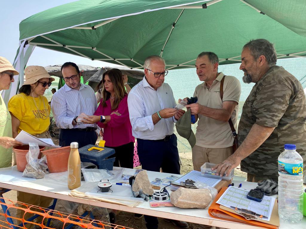 ayalamendi's tweet photo. ⚒️⚒️ Conjunto Arqueológico de #Castulo
- Nueva inversión en arqueología y excavaciones, 300.000€.
- 145.000€ en iluminación de senderos y zonas arqueológicas.
- Casi 16.000 visitas en el primer semestre de 2023.
- Desde 2019 casi 2 Mll de € invertidos en cultura @CulturaAND https://t.co/BnJS7uoH6A