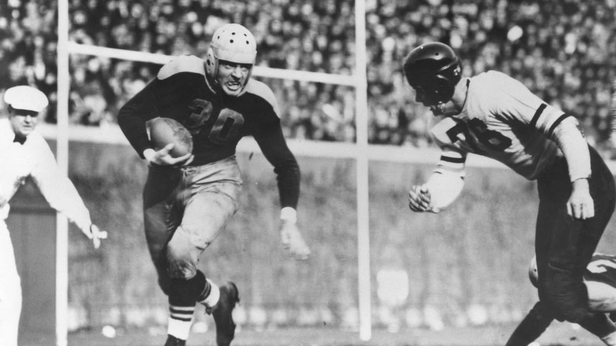 Clarke Hinkle is a Bucknell (1929-1931) grad where he played fullback and linebacker. He is in both the College and Pro Football Hall of Fame. 

3x All Star
7x All Pro
2x NFL Champion https://t.co/T4enbCBy1i