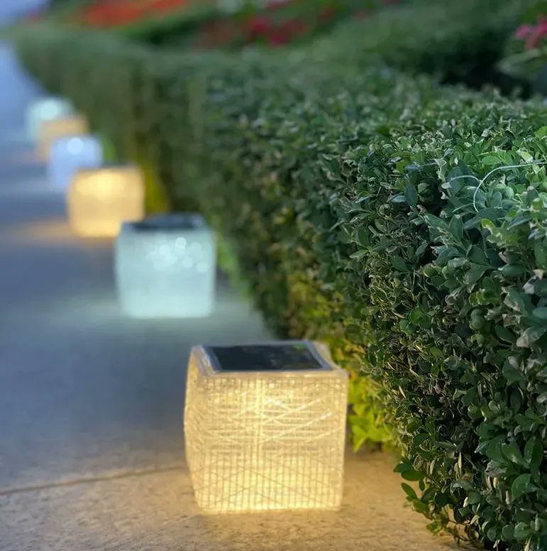 TheReviewWire's tweet photo. βοΈ Sponsor Spotlight: #SOLIGHTdesign Solar Lanterns
βοΈ Designed to be able to transform from a flat polygon into a beautiful cube and pyramid shape with a simple pull-open action.
βοΈ https://t.co/zPO292ip6G
#ReviewWireGuide #summerGLOW https://t.co/Fe1XmwZvTk