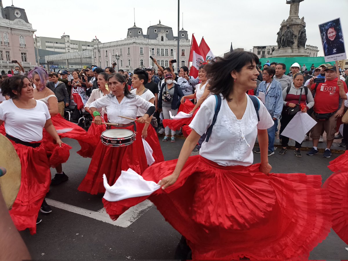 criticademonica's tweet photo. ¡A recuperar al Perú! #19J #tomadeLima #FueraDina https://t.co/4XyxXSqSeE