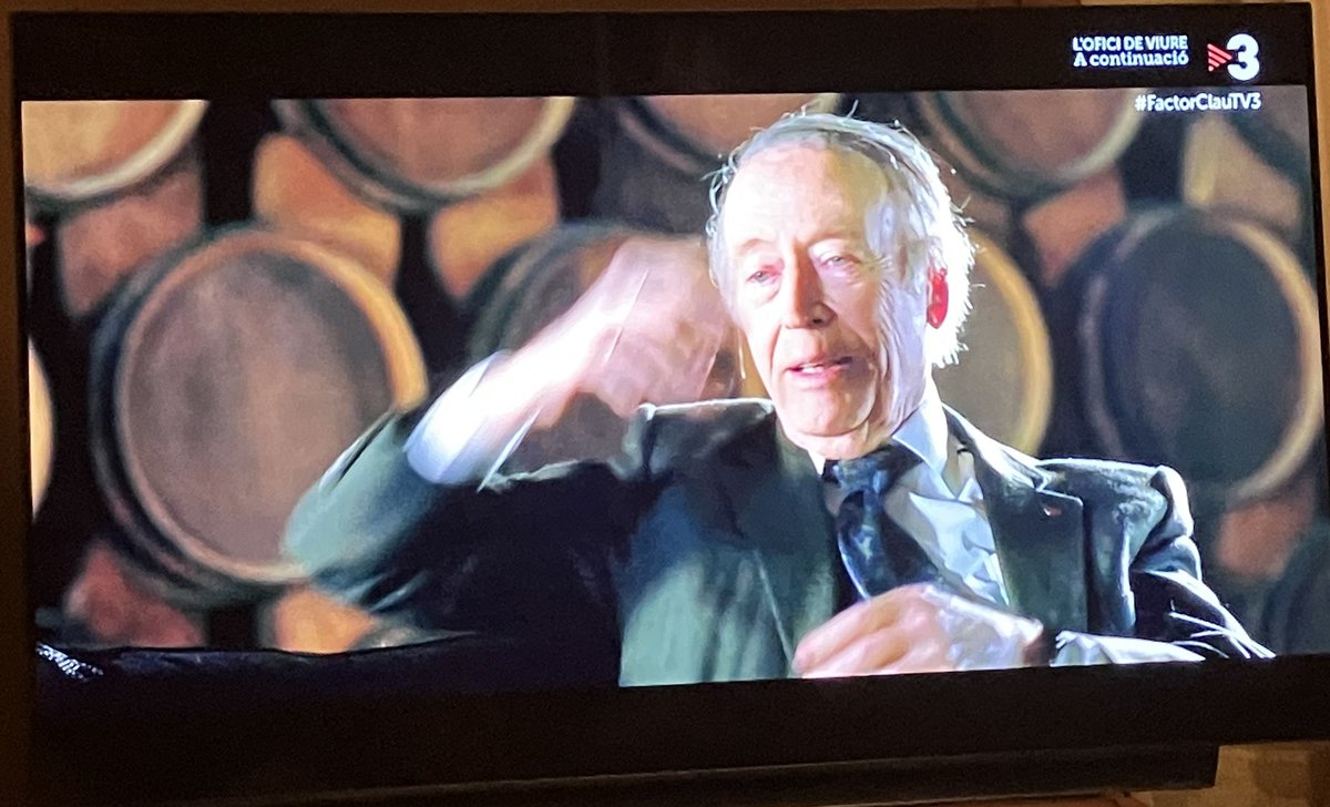 ToniWine22's tweet photo. Genial el #factorclau d’avui amb en @XSalaimartin i @familiatorres @TorresWines
A twitter no es pot escriure molt, pero la frase ha estat de ( M.A. Torres) ‘El que vulgui guanyar diners al sector del vi, que no s’hi possi’
#Passió #Innovacio #Canviclimàtic #Vicatala #winelover https://t.co/Xs0TLhGLqe