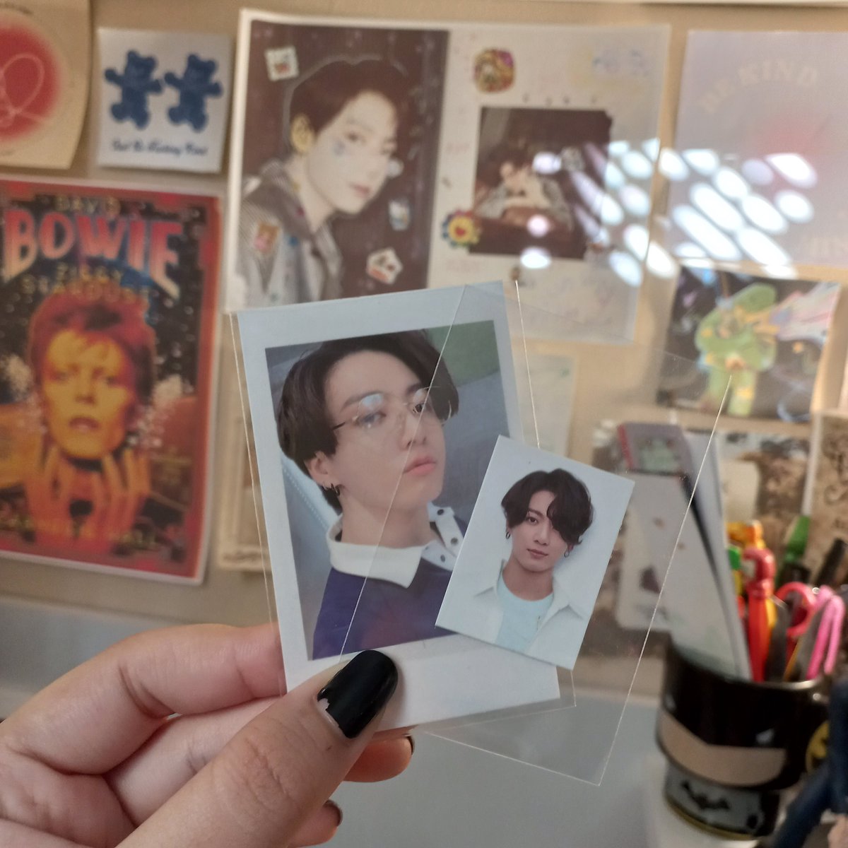 fb positivo pra <a href="/i97ju/">민국LIZ</a> que me vendeu esse polaroid do jk sg 21 🫶🏻 chegou certinho 💓