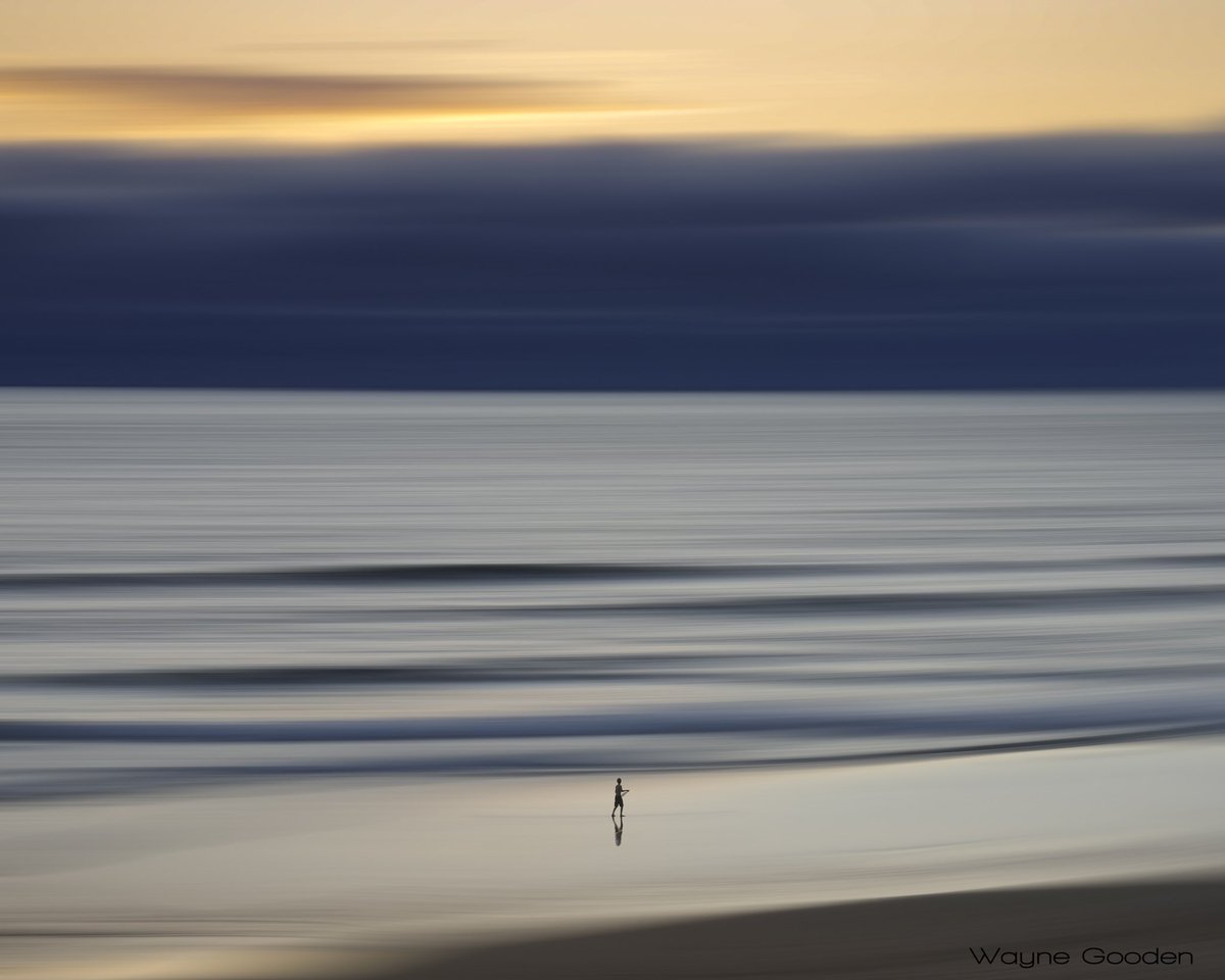 TheBainersAI's tweet photo. Sorry twitterverse I was on assignment 8 days in Oregon (photog) it’s not ai but I enjoy this treatment of the photo. #oregon #minimalism #oregoncoast #minimalistic https://t.co/hYY8Cf1FHK