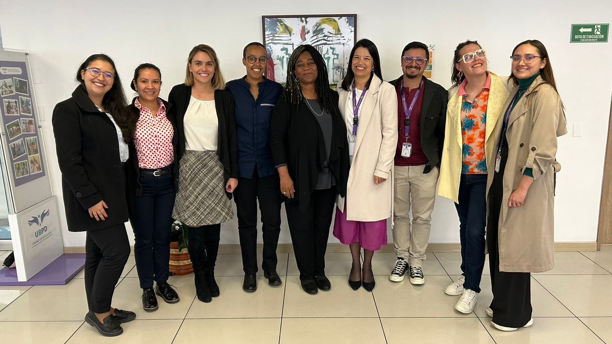 UBPDcolombia's tweet photo. 🟣@LuzJaForero recibió la visita de @kamMClarke distinguida profesora e investigadora de la Universidad de Toronto @UofT para dialogar sobre el intercambio de experiencias en torno al uso de nuevas tecnologías para el abordaje de los desafíos de la búsqueda.🇨🇴🇨🇦 https://t.co/jeI7gwNGet