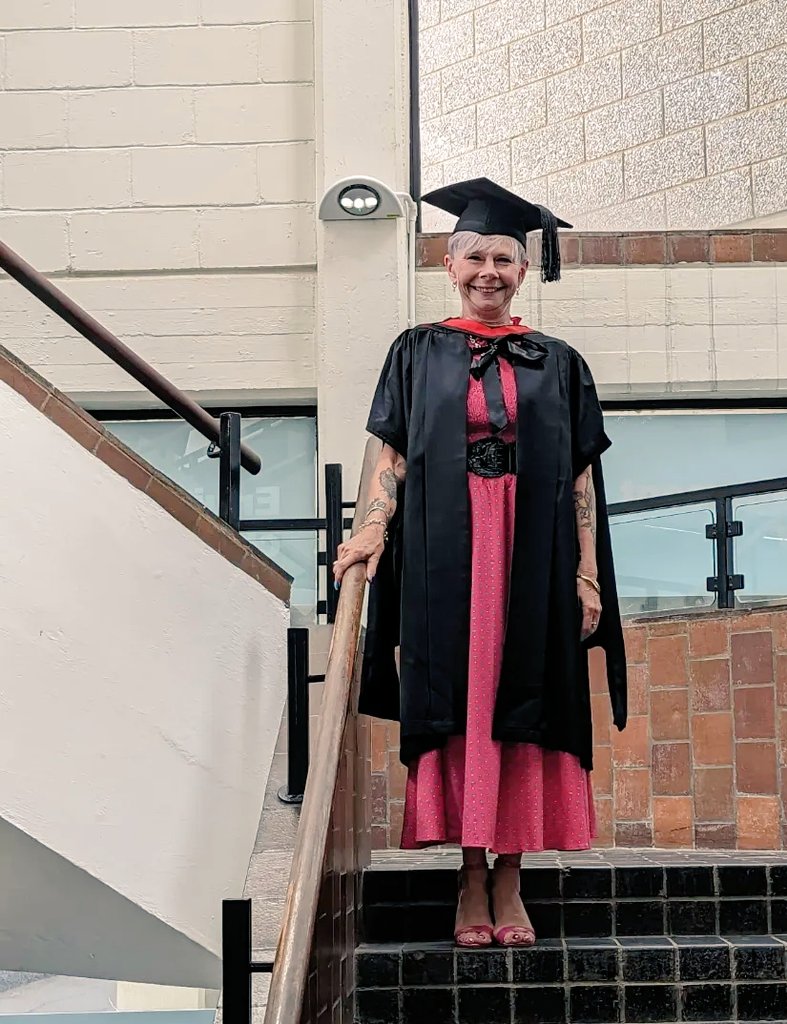 1 pic. @Uni_of_Essex @essexsociology #graduation2023 #graduationessex #mastersdegree I am so happy and grateful. I got my special day with special people. I have graduated with a distinction. I start my #PhD in October at #universityofessex ! https://t.co/J6iFGgP1kI