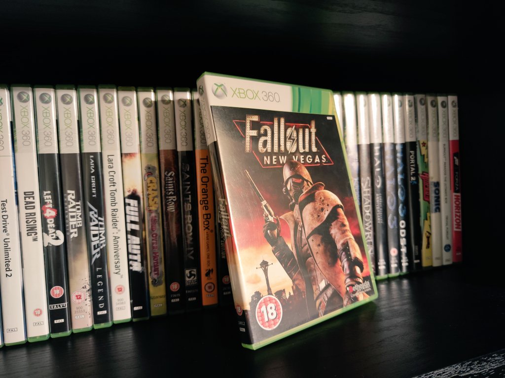 JokingDolphin's tweet photo. In our last episode Mark with a free weekend dug himself into Fallout New Vegas. His quest for the power armour almost broke him. I only wish he would have streamed it! #videogames #podcasting #podcast #falloutnewvegas #fallout #xbox360 #xbox #playstation #gamingposts #gaminglife https://t.co/qmSXOGNkQH